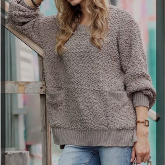 43 Boho chic Soft Front Pocket sweater - Picture 2 of 2